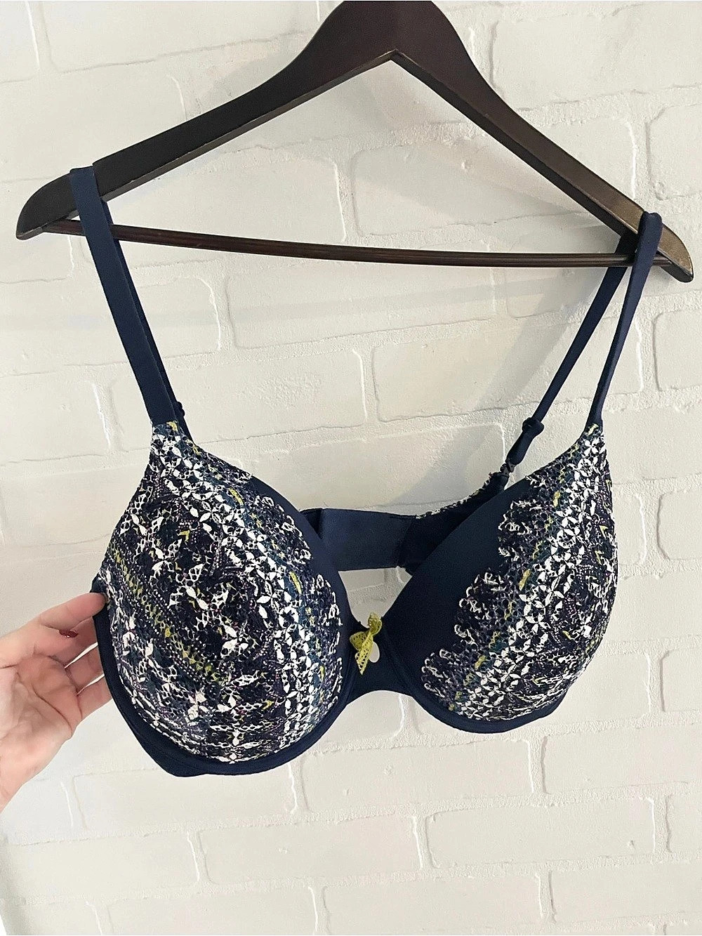 Victoria’s Secret Body by Victoria Lace Full Coverage Bra Navy 36DD